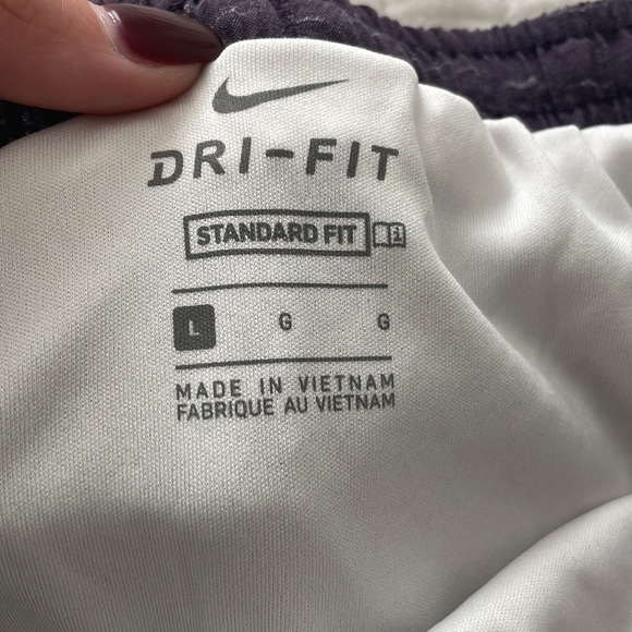 Nike shorts - Picture 2 of 3